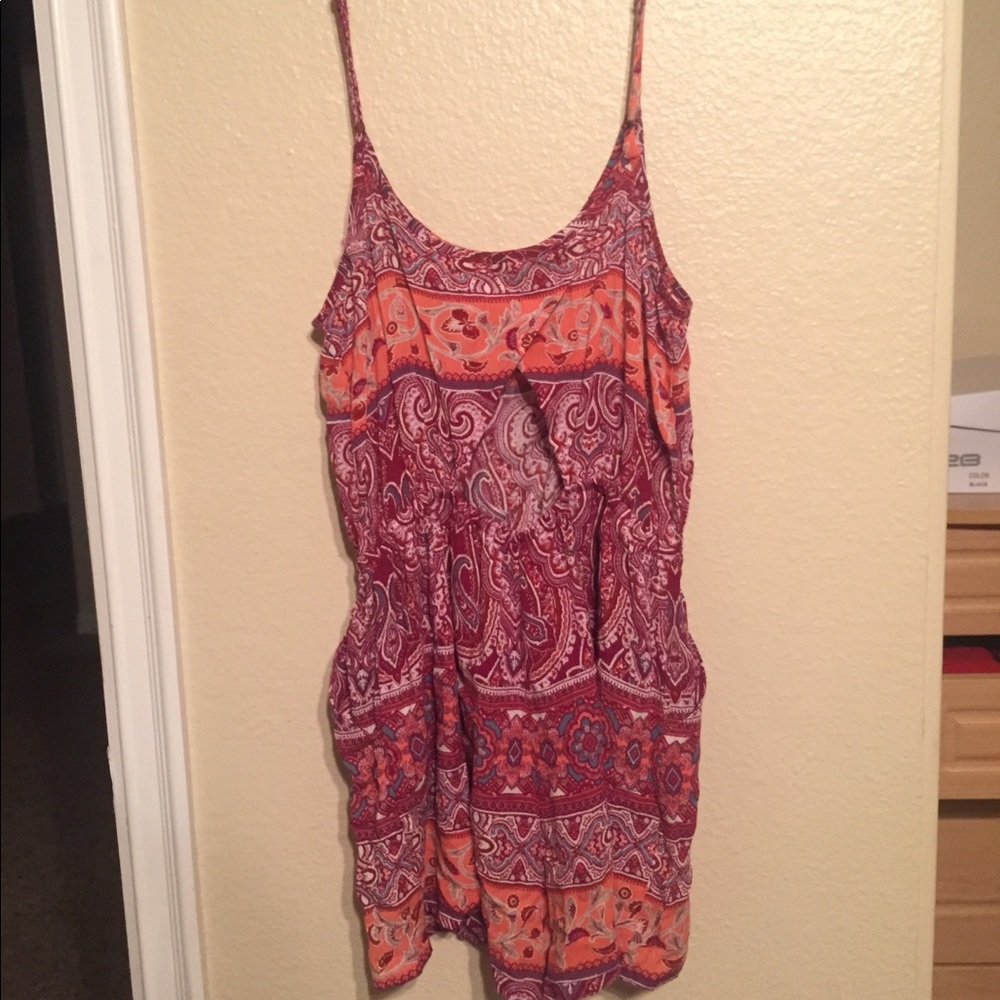 Gorgeous romper! - Picture 3 of 5